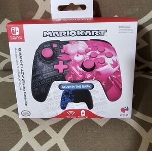 Mario Kart Glow Princess Peach Limited EditiWireless Controller - Pin